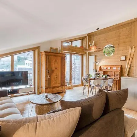 3 Bed Loft Style Apartment *